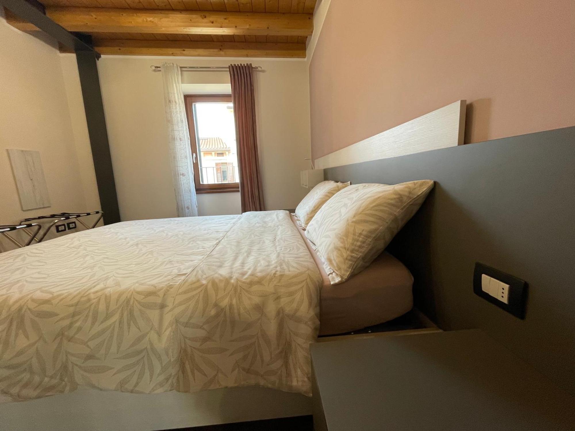 Dimora Rosso San Zeno - Wifi Veloce E Adatto Per Famiglie Verona Exterior foto