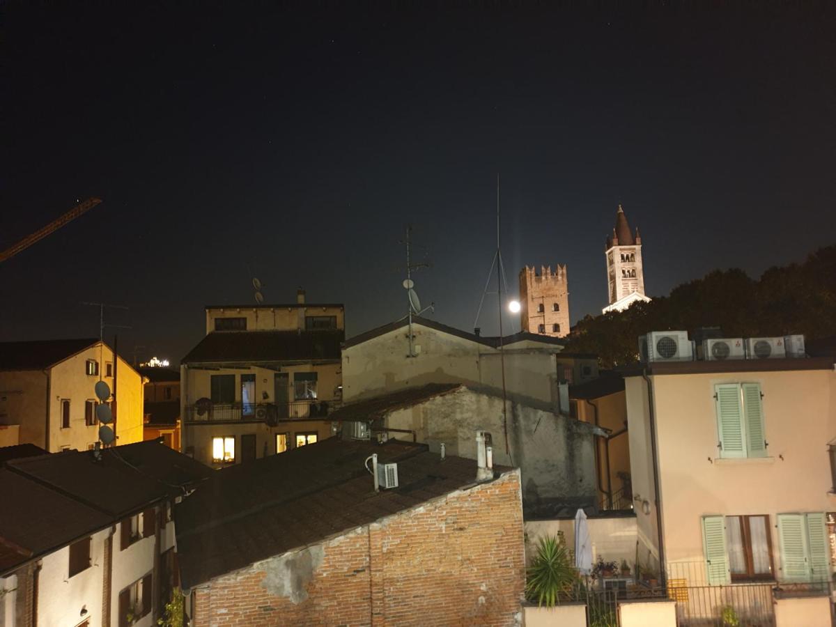 Dimora Rosso San Zeno - Wifi Veloce E Adatto Per Famiglie Verona Exterior foto