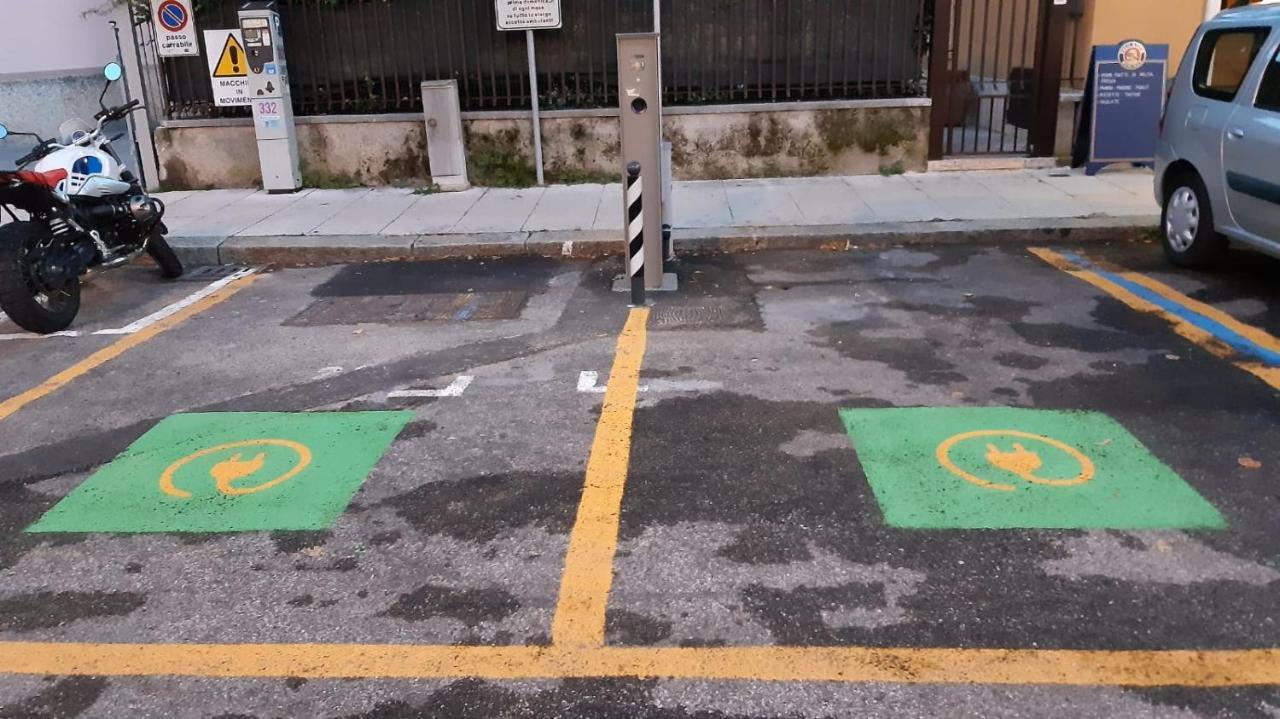 Dimora Rosso San Zeno - Wifi Veloce E Adatto Per Famiglie Verona Exterior foto